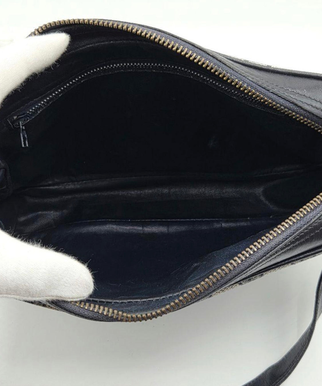 GUCCI GG-Supreme Sherry Line Shoulder  Bag Vintage
