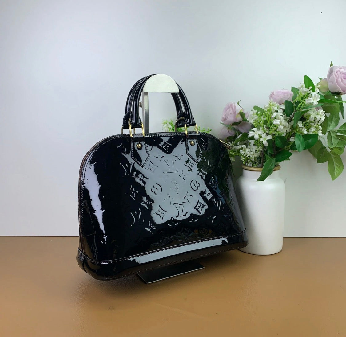 Louis Vuitton Vernis Monogram GM Alma Handbag