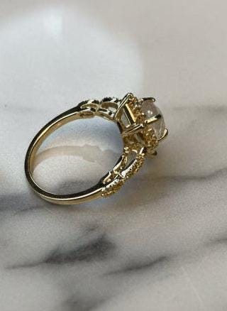 Beatiful Elegant Oval Moonstone Gold Plated Ring. ( Great Gift)