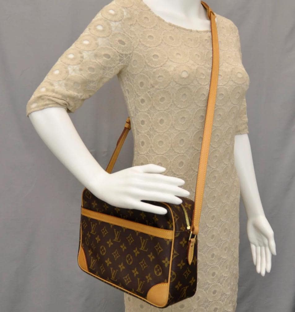 Authentic LOUIS VUITTON Monogram Trocadero 27 Shoulder Bag Vintage