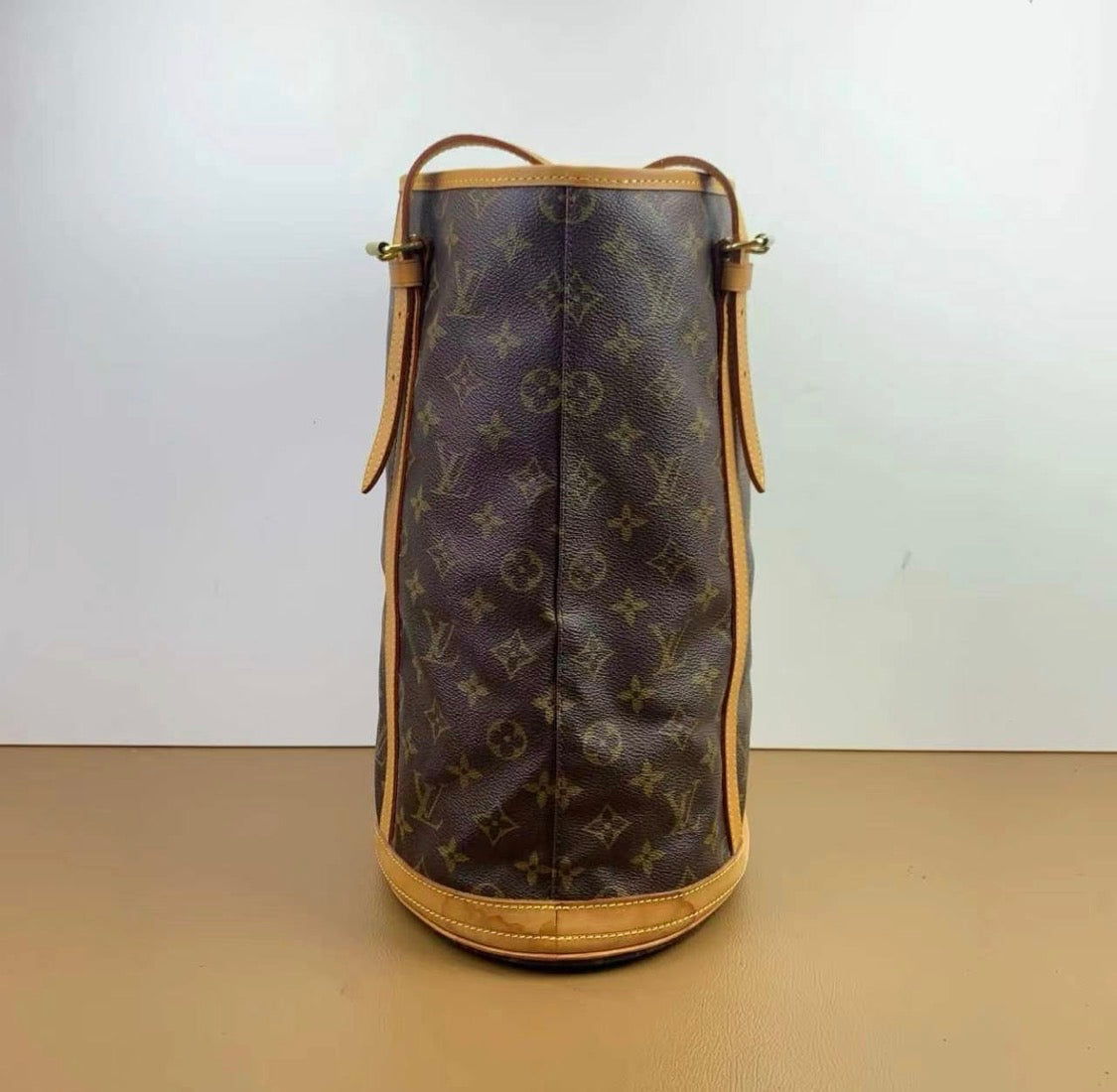 Louis Vuitton Bucket GM Shoulder Bag