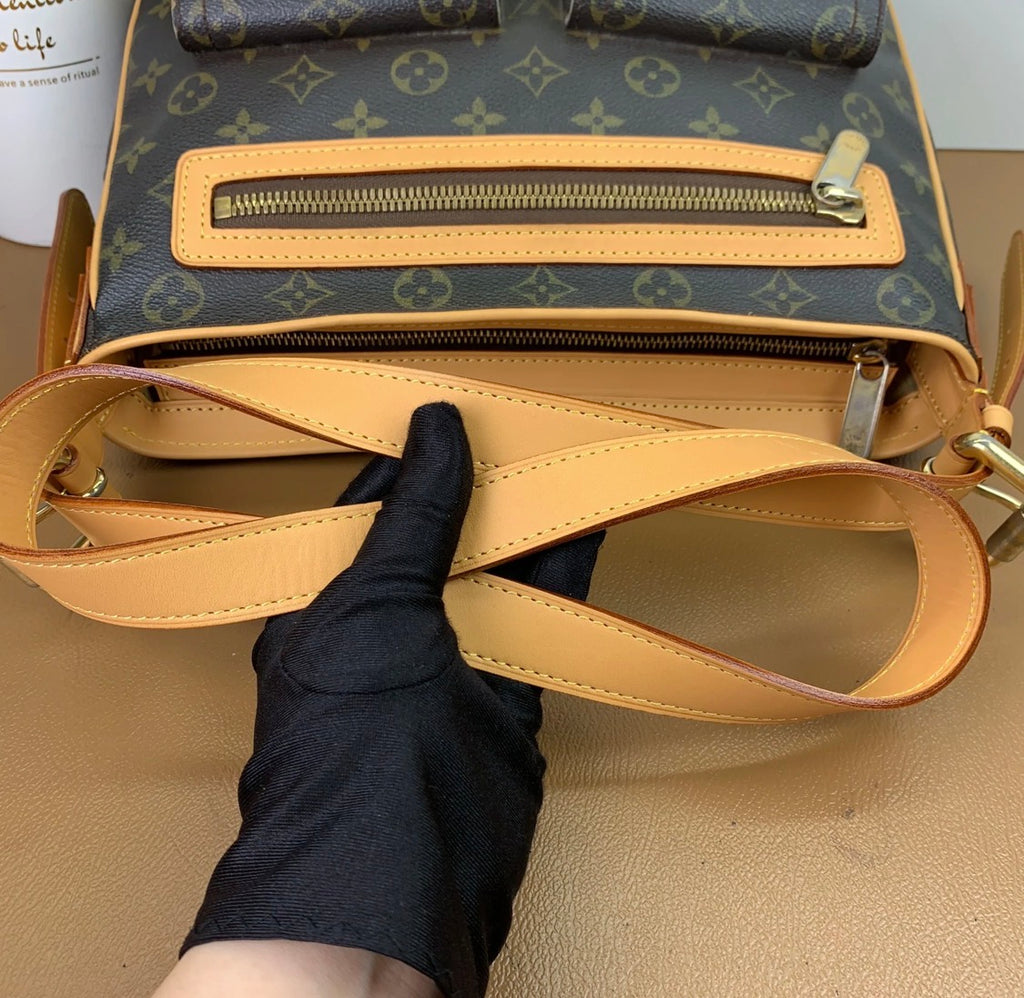 Louis Vuitton Monogram Manhattan Shoulder Bag