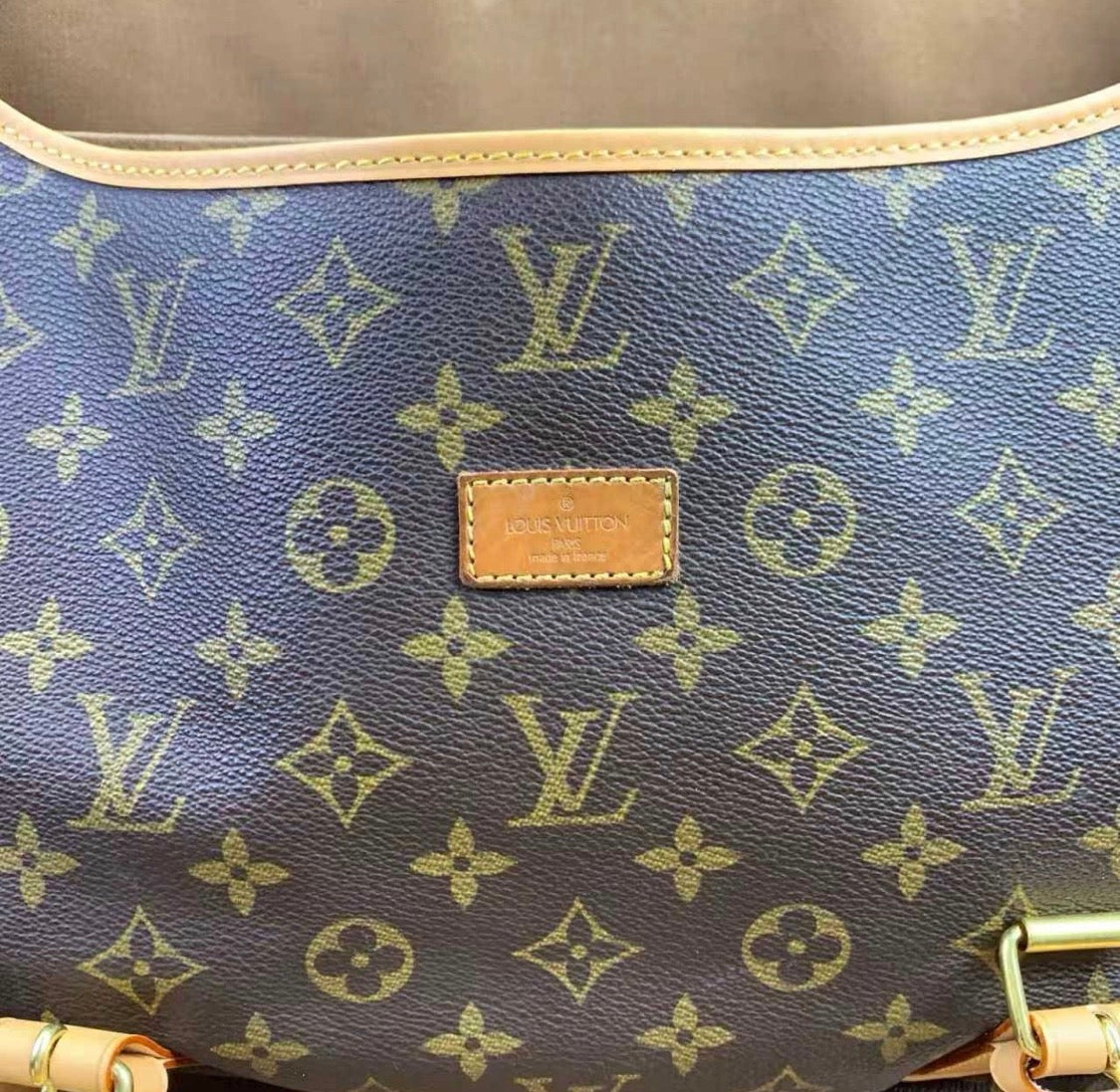 LOUIS VUITTON Saumur 43 Shoulder Bag