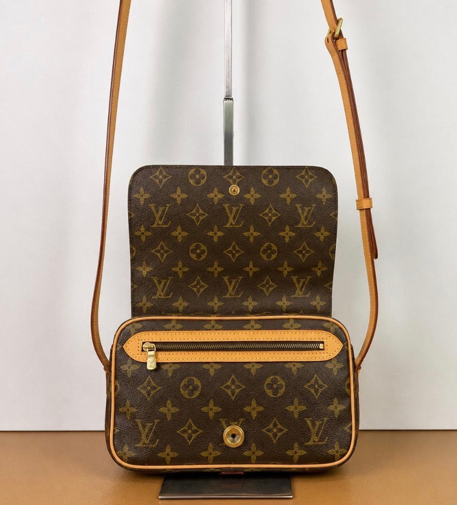 Louis Vuitton Monogram Saint Germain G Excellent Condition