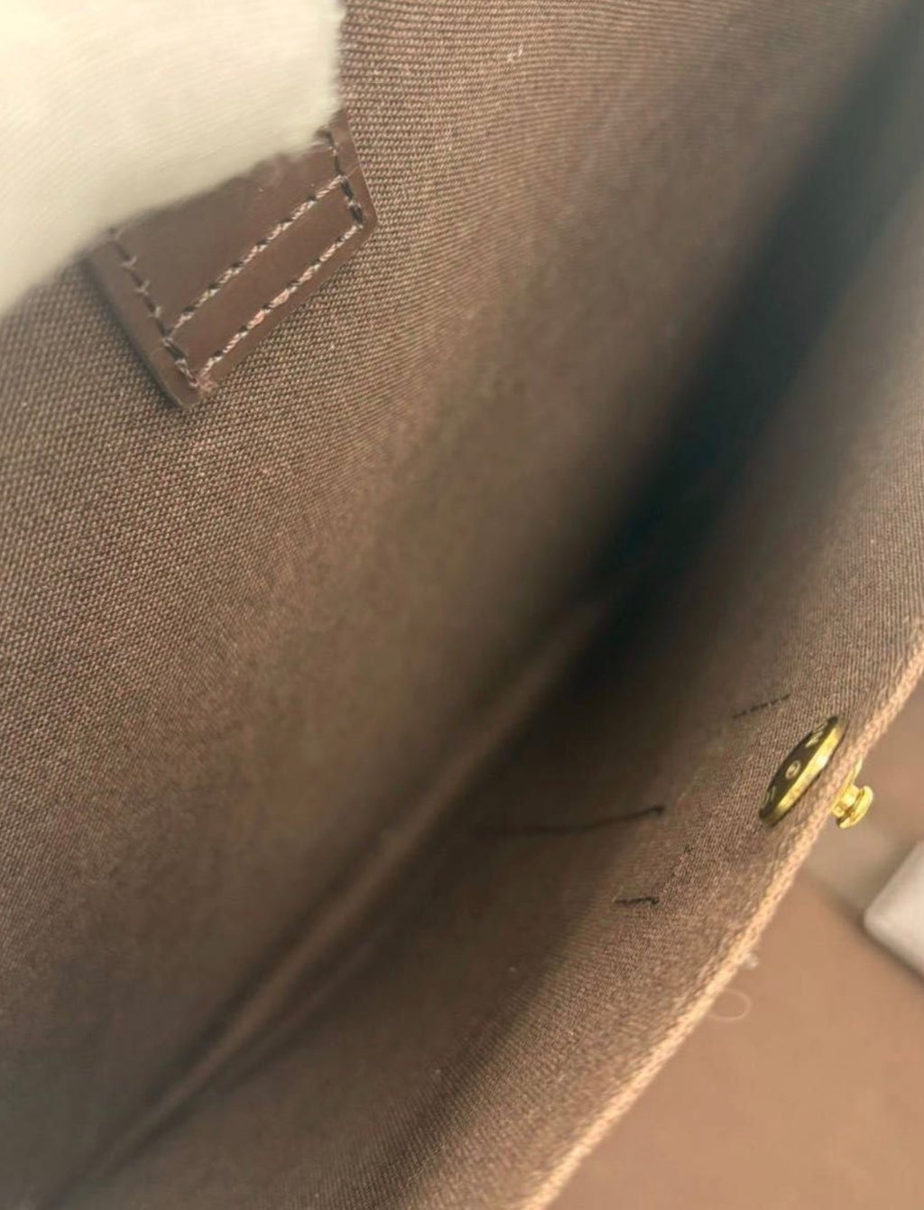 LOUIS VUITTON
Damier Canvas Porte Ordinateur Sabana Computer Case Bag