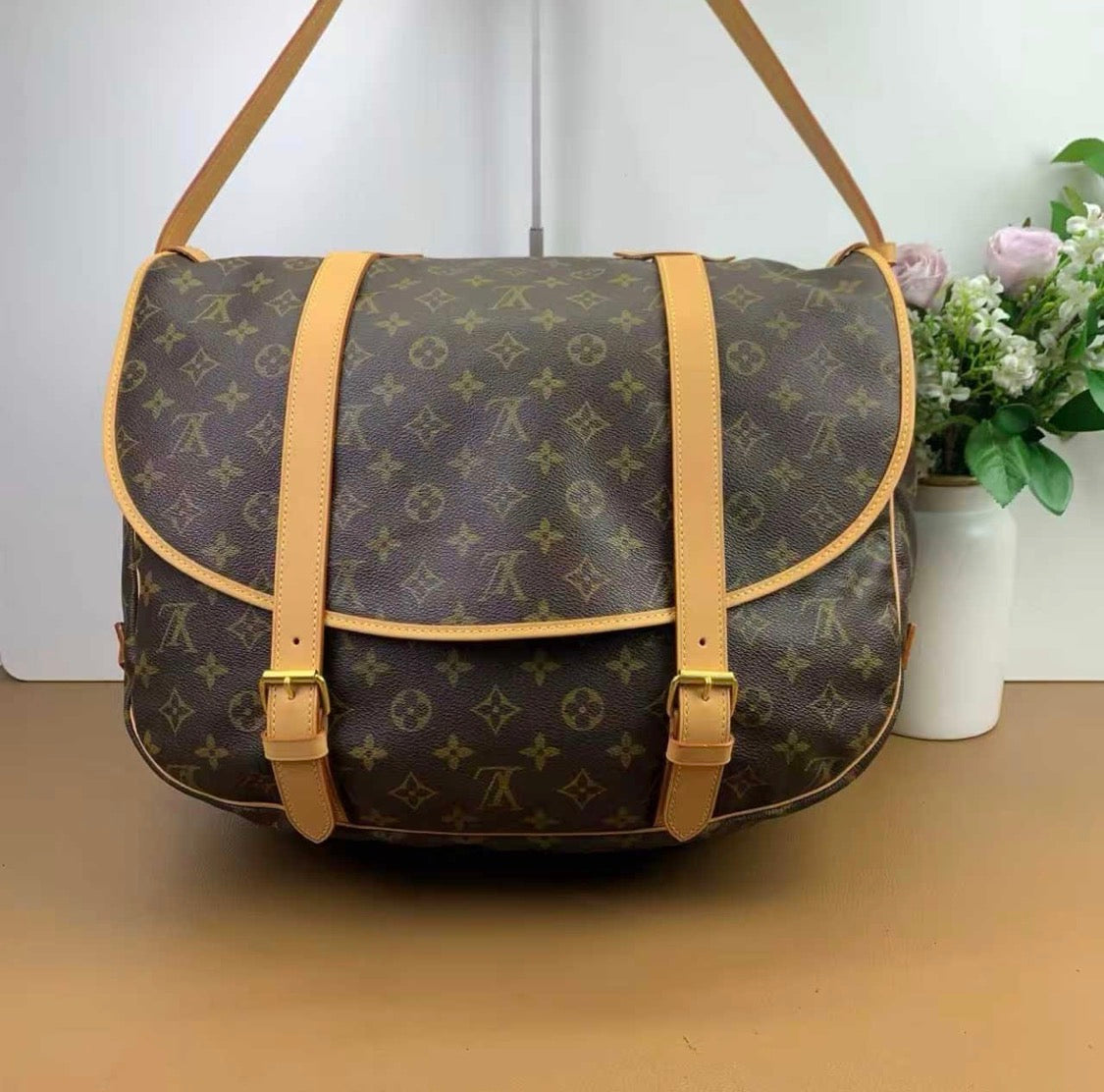 LOUIS VUITTON Saumur 43 Shoulder Bag