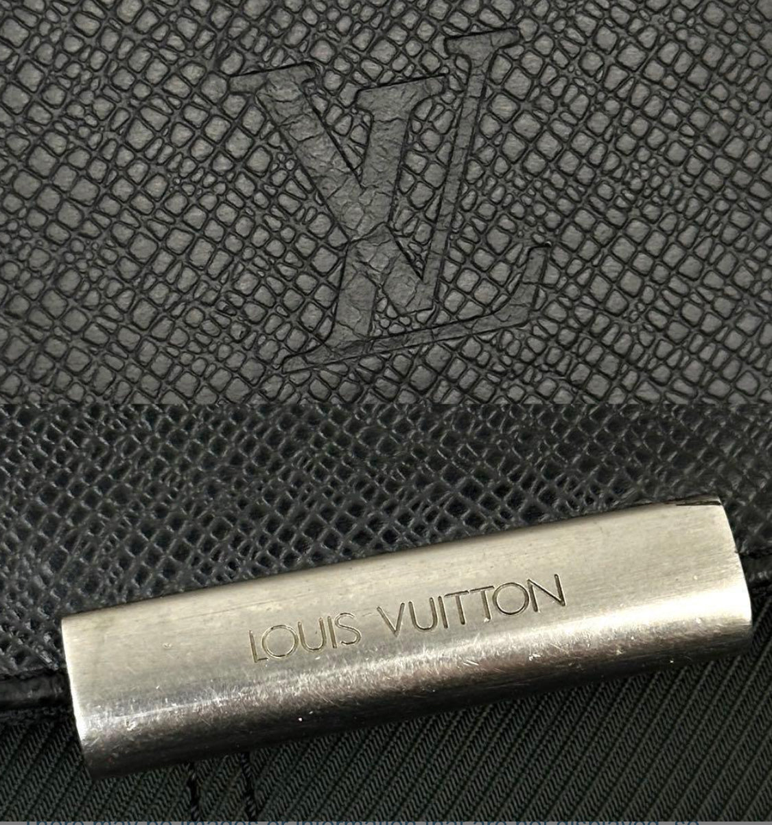 Louis Vuitton Taiga Viktor Messenger Bag