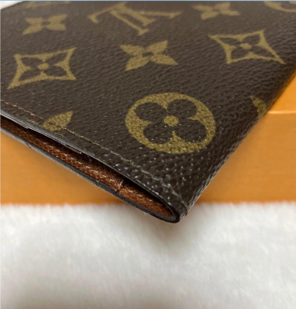 Louis Vuitton Emilie Wallet