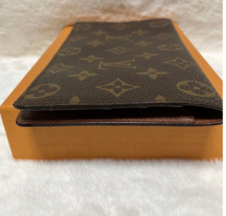 Louis Vuitton Emilie Wallet