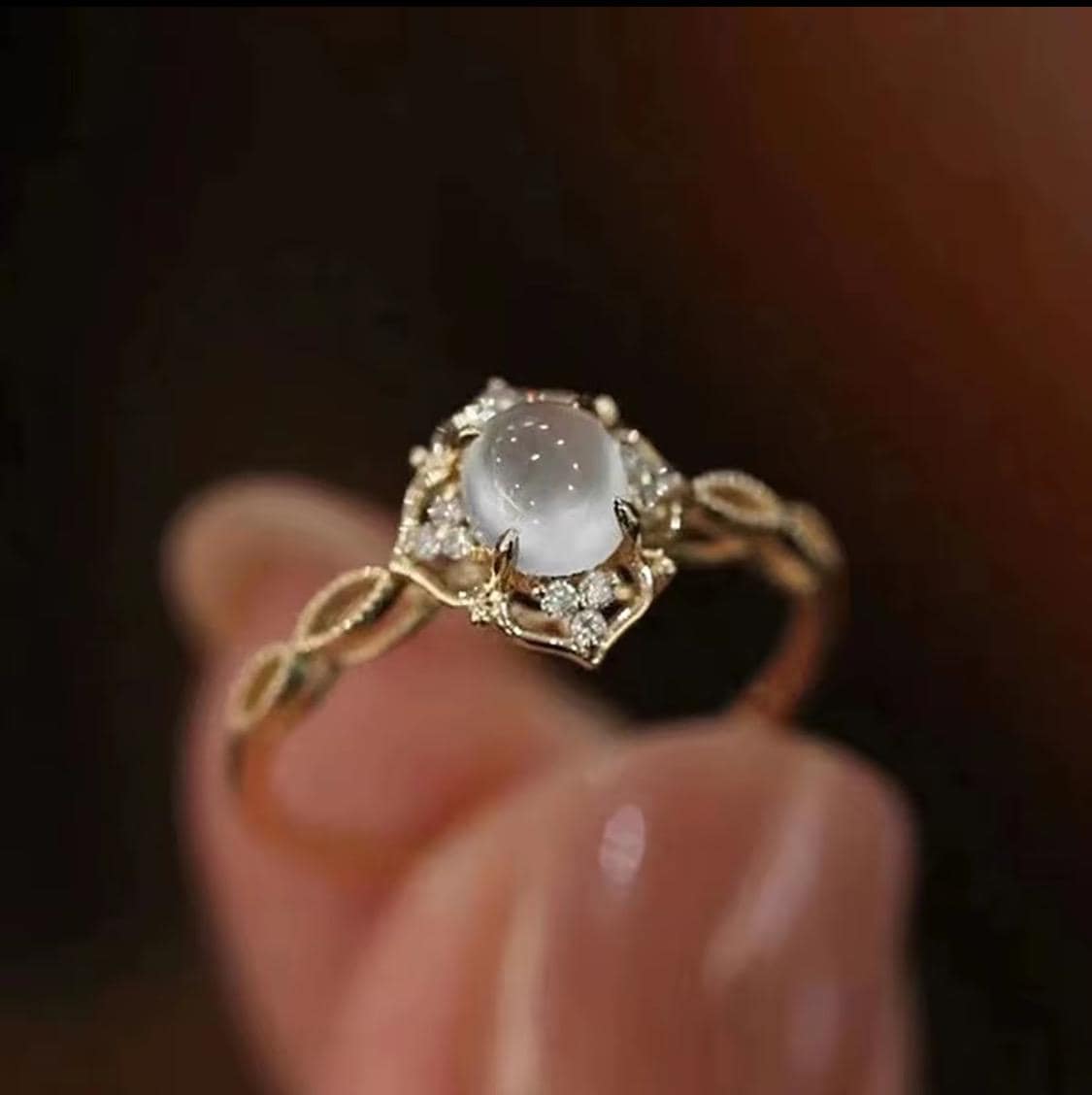 Beatiful Elegant Oval Moonstone Gold Plated Ring. ( Great Gift)