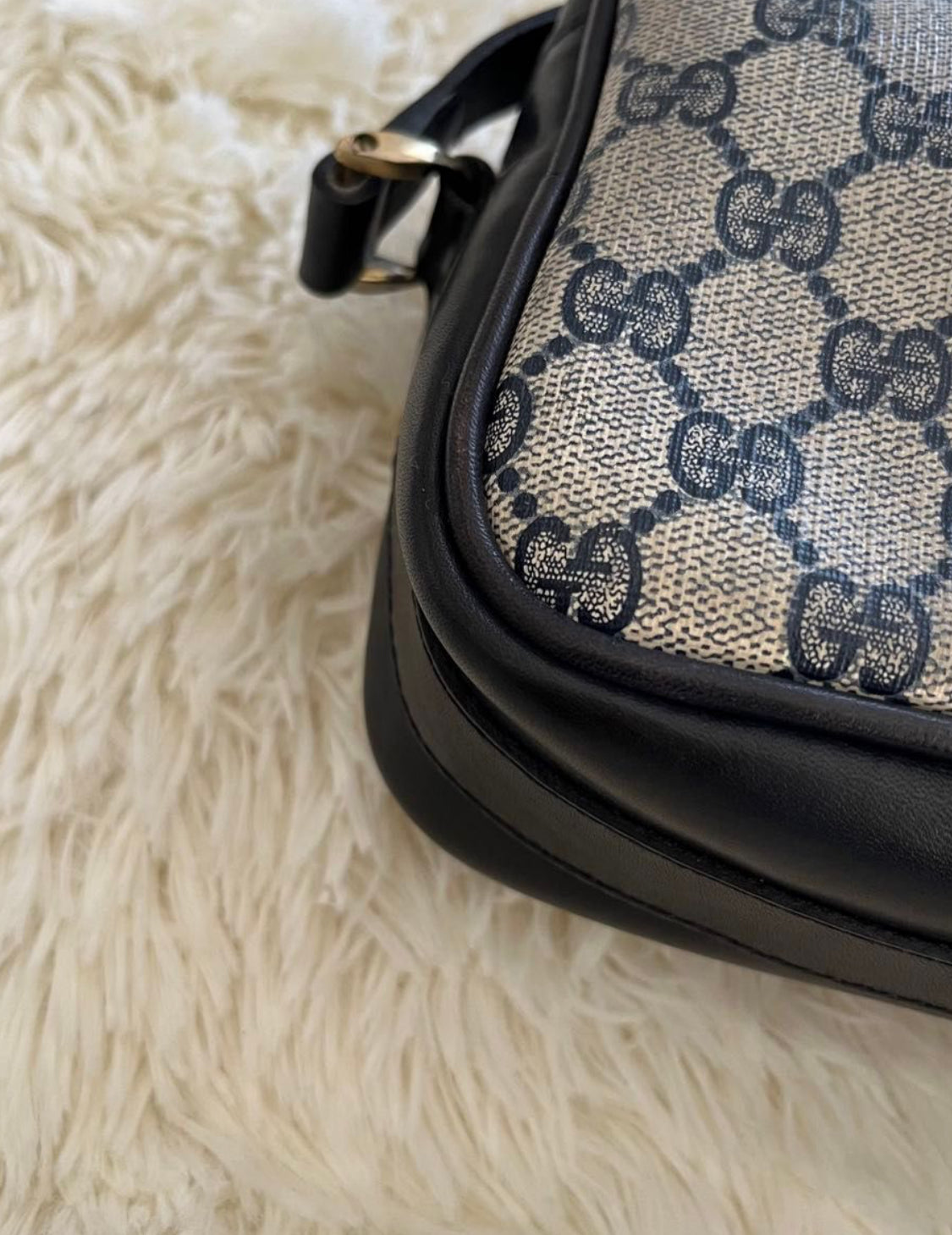 GUCCI Old GG Supreme  Shoulder Bag