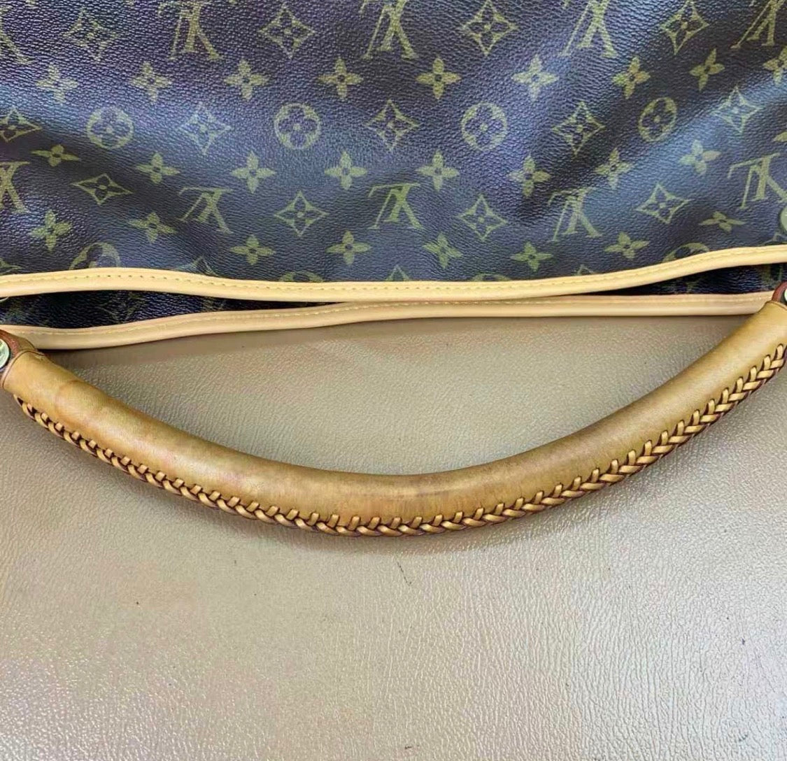 LOUIS VUITTON Artsy MM Hobo Bag