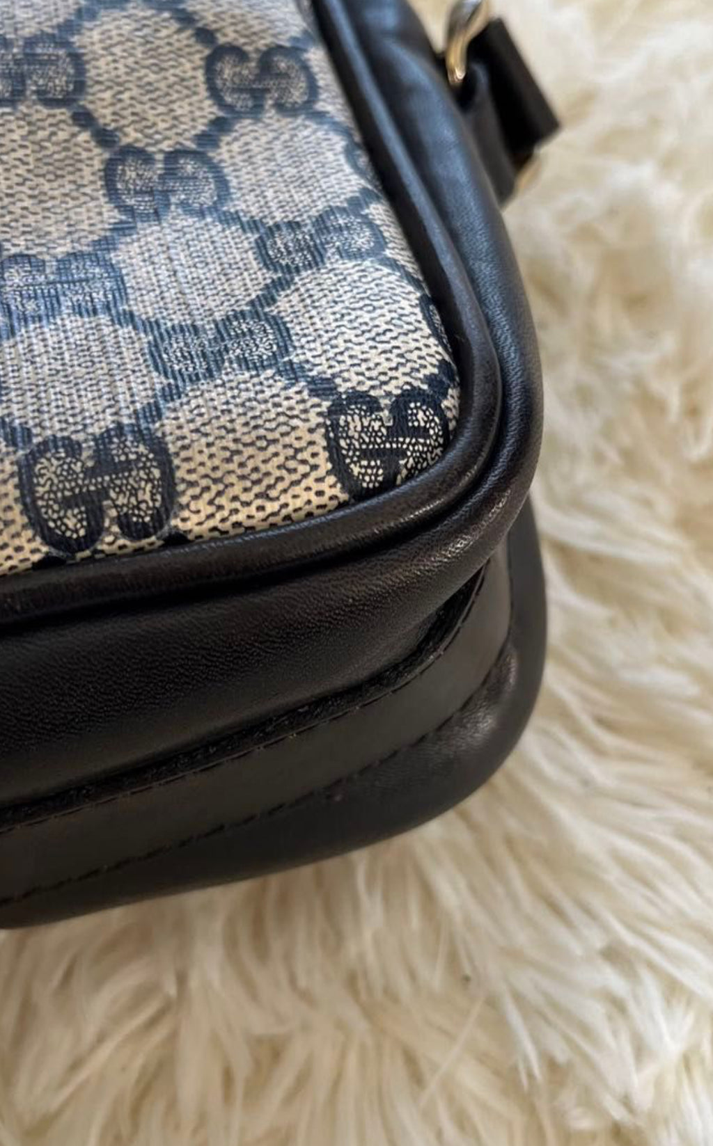 GUCCI Old GG Supreme  Shoulder Bag