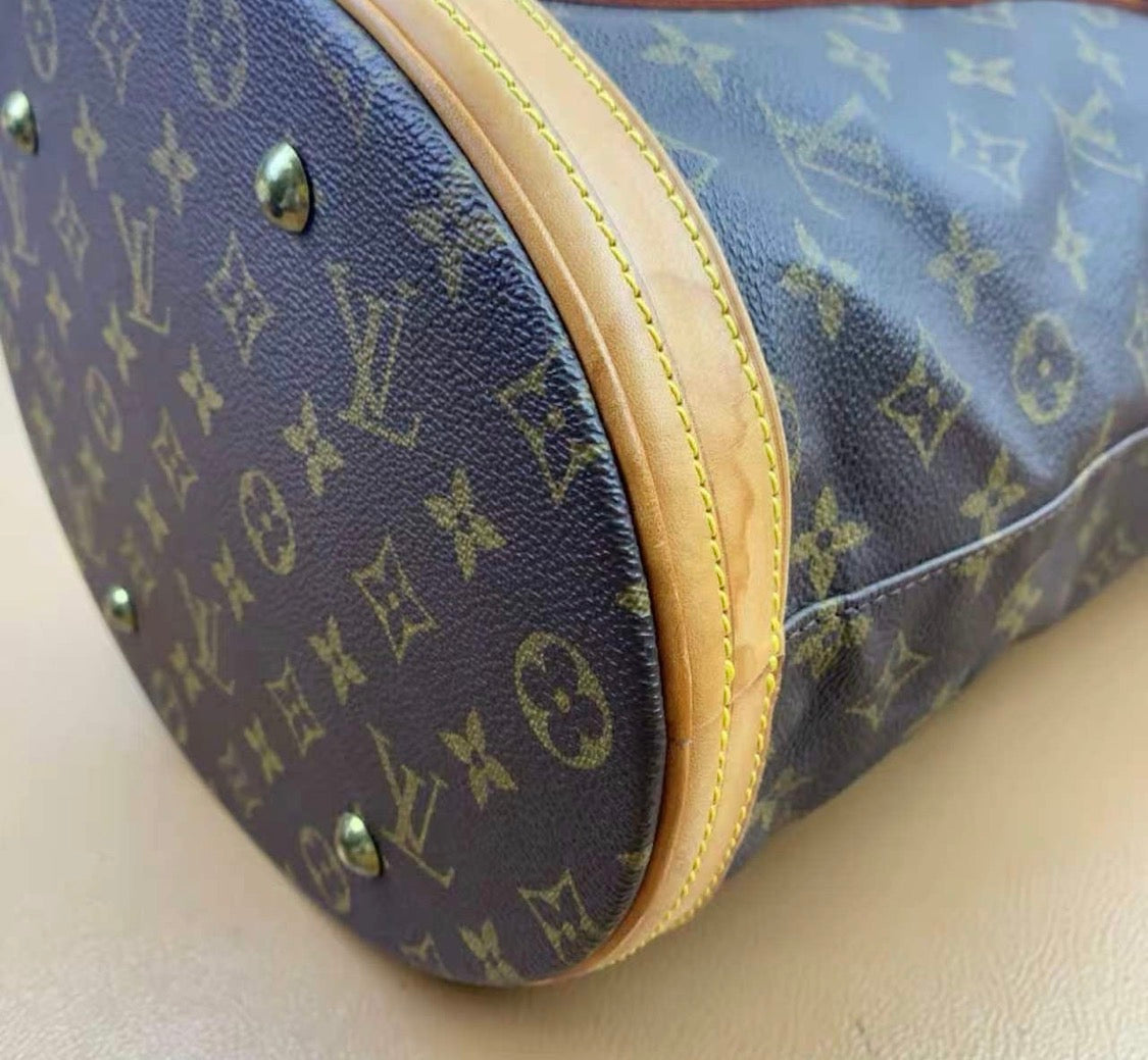 Louis Vuitton Bucket GM Shoulder Bag