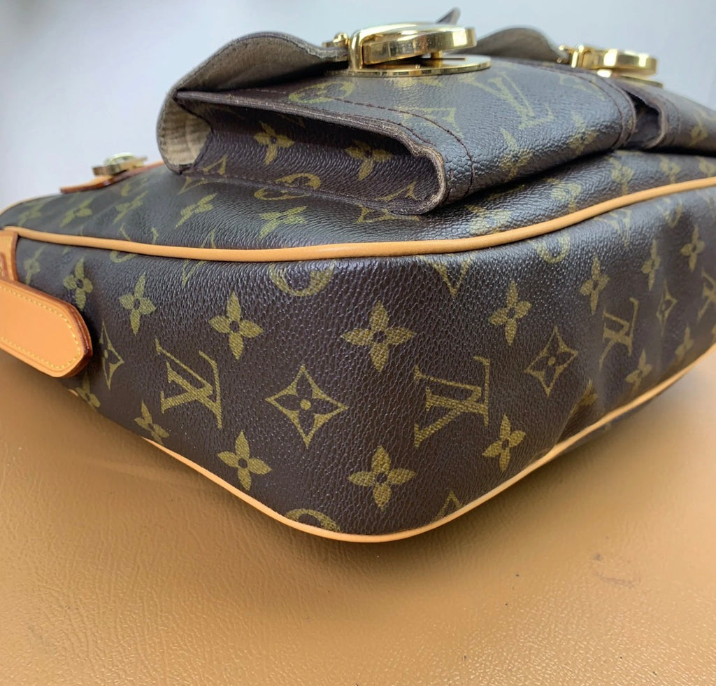 Louis Vuitton Monogram Manhattan Shoulder Bag