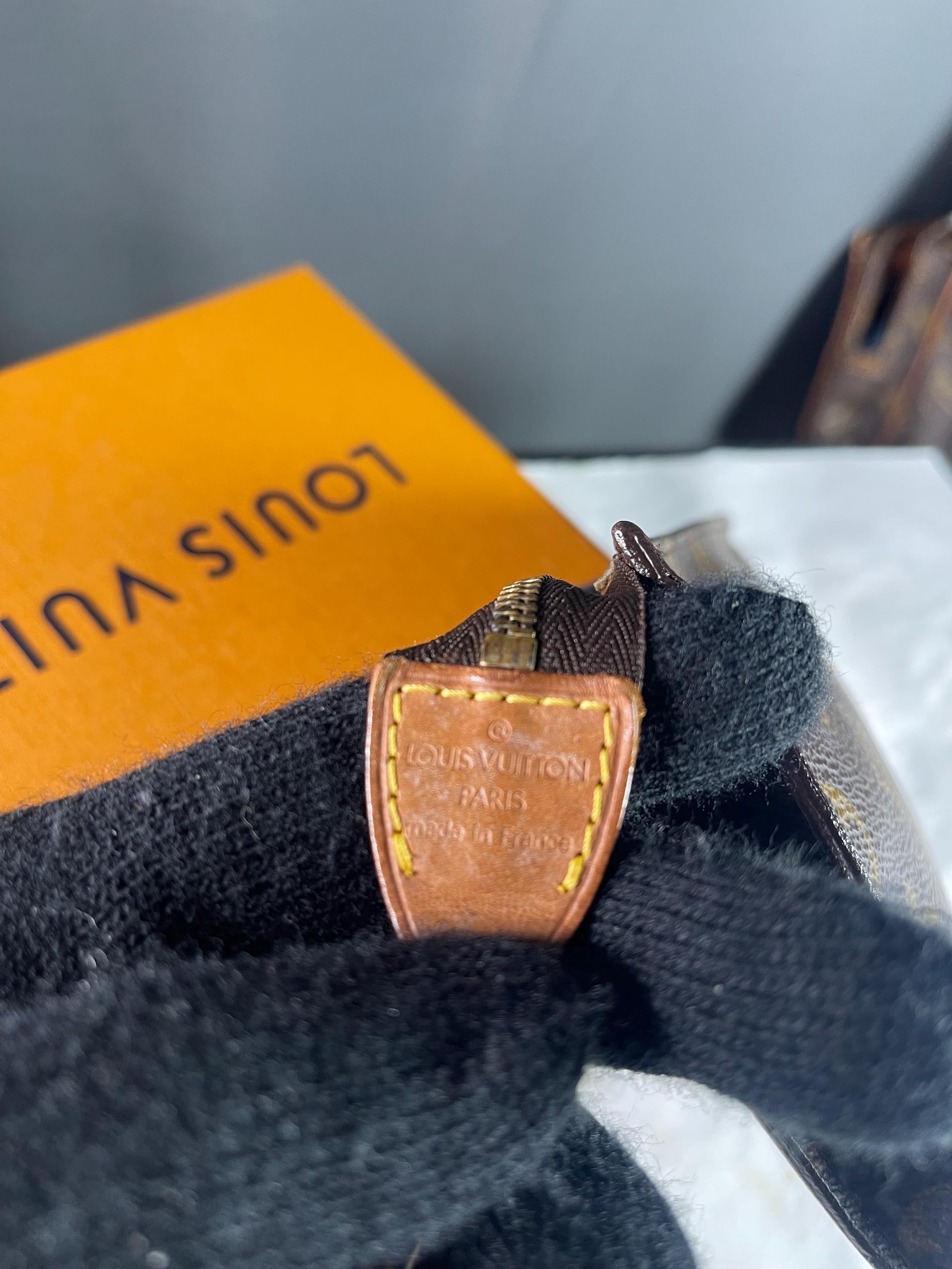 Authentic LOUIS VUITTON Mini Pochette Accessoires Vintage