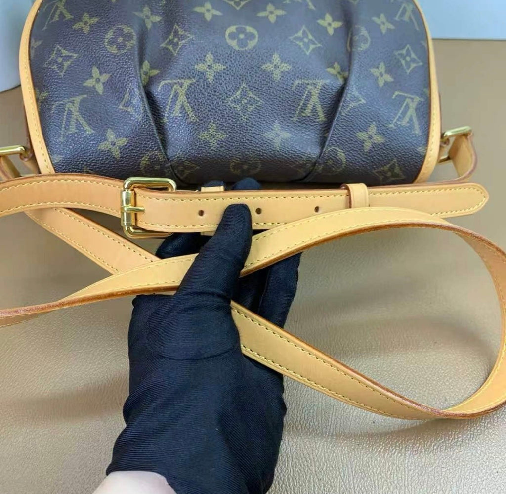 Louis Vuitton Menilmontant Monogram MM Brown Crossbody/ Shoulder bag