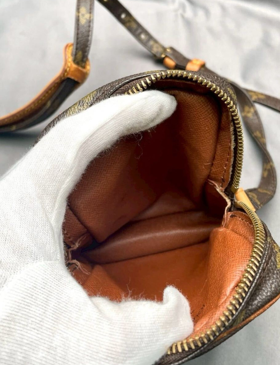 Louis Vuitton Monogram Danube 15