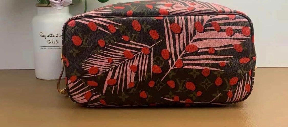 Authentic Rare Louis Vuitton LV Monogram Jungle Printed Neverfull MM Shoulder Bag With Authentication