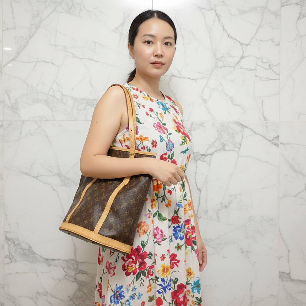 Louis Vuitton Bucket GM Shoulder Bag