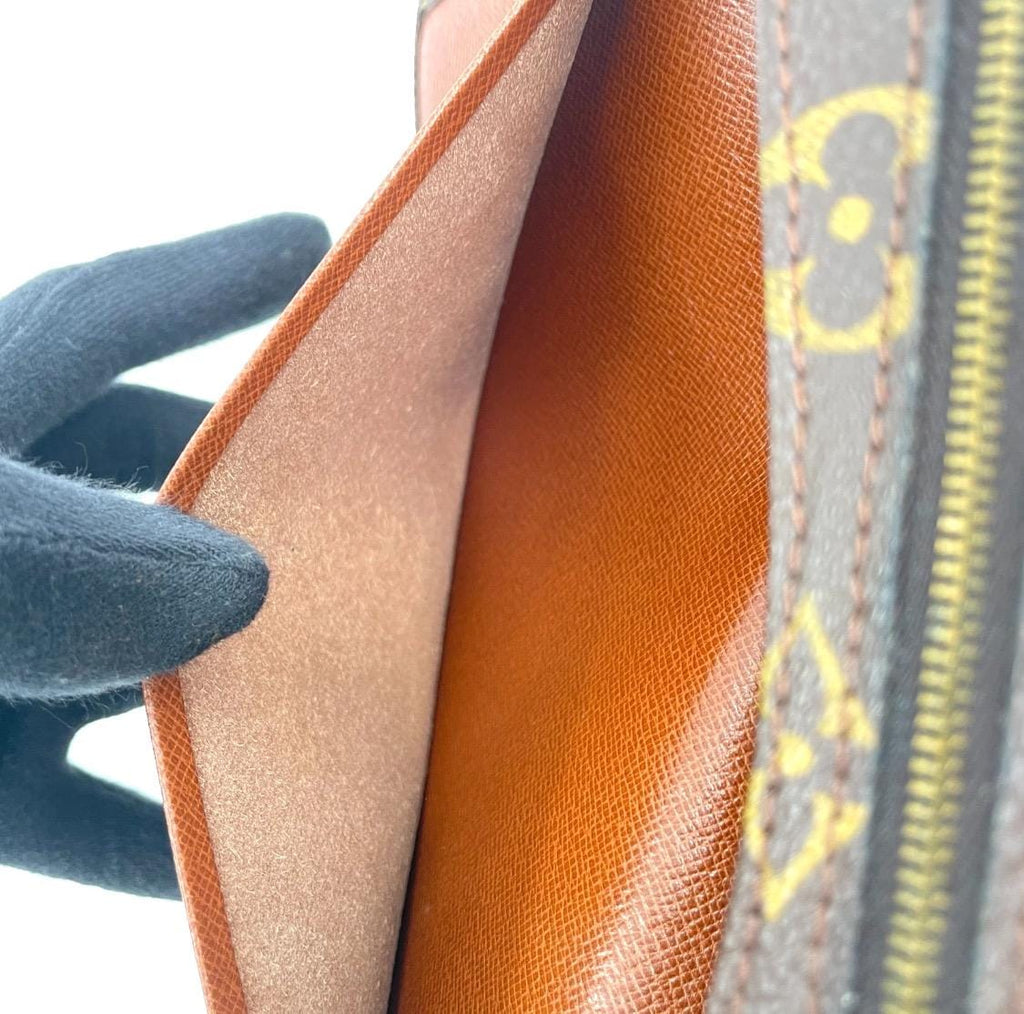 AuthenticLOUIS VUITTON Monogram Pochette Rabat