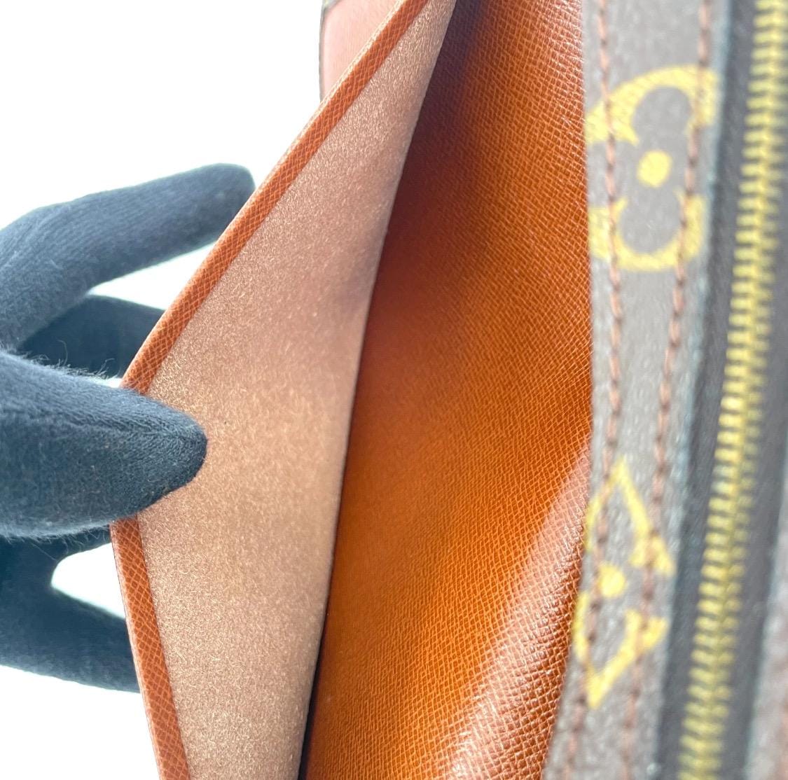 AuthenticLOUIS VUITTON Monogram Pochette Rabat