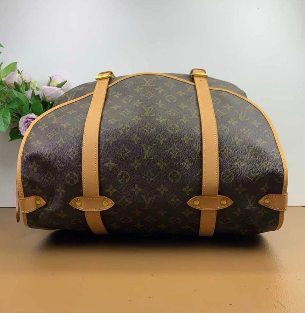 LOUIS VUITTON Saumur 43 Shoulder Bag