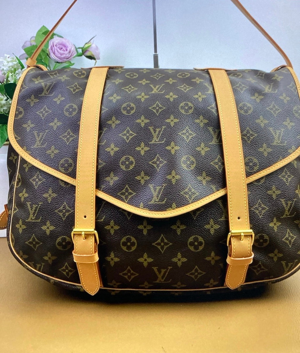 LOUIS VUITTON Saumur 43 Shoulder Bag