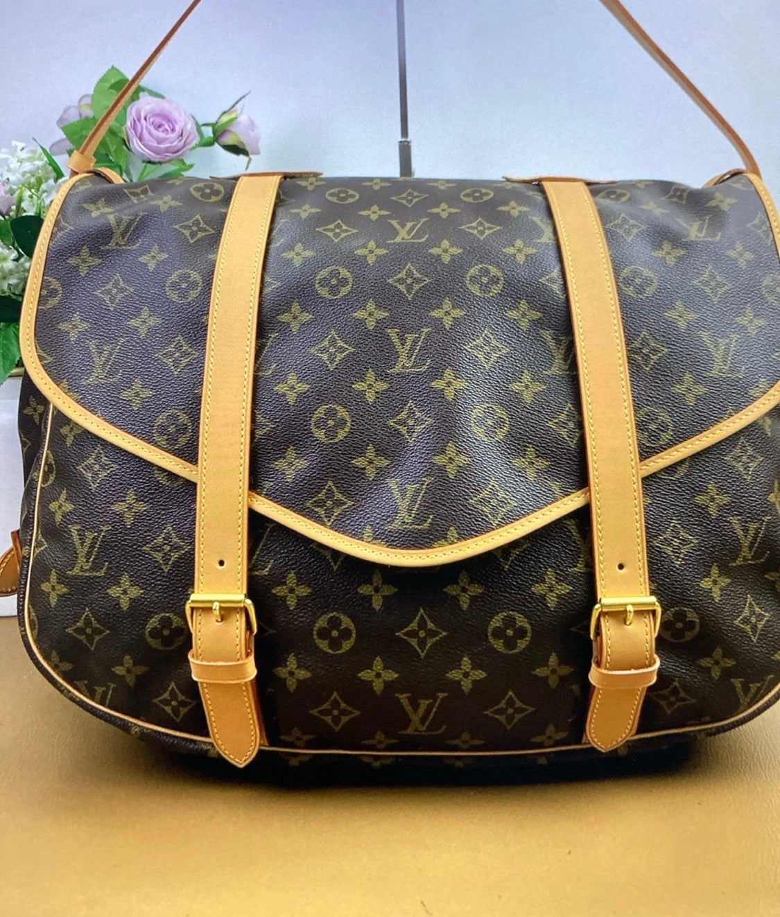 LOUIS VUITTON Saumur 43 Shoulder Bag