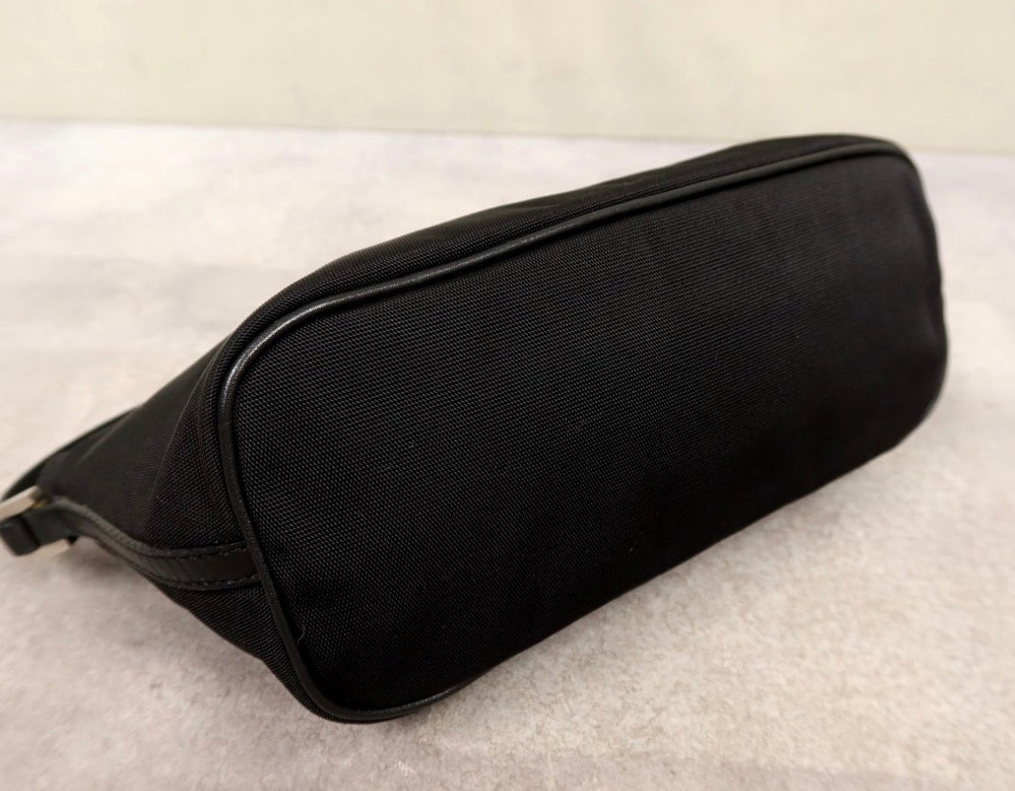 Gucci Black Nylon Boat Pochette Handbag