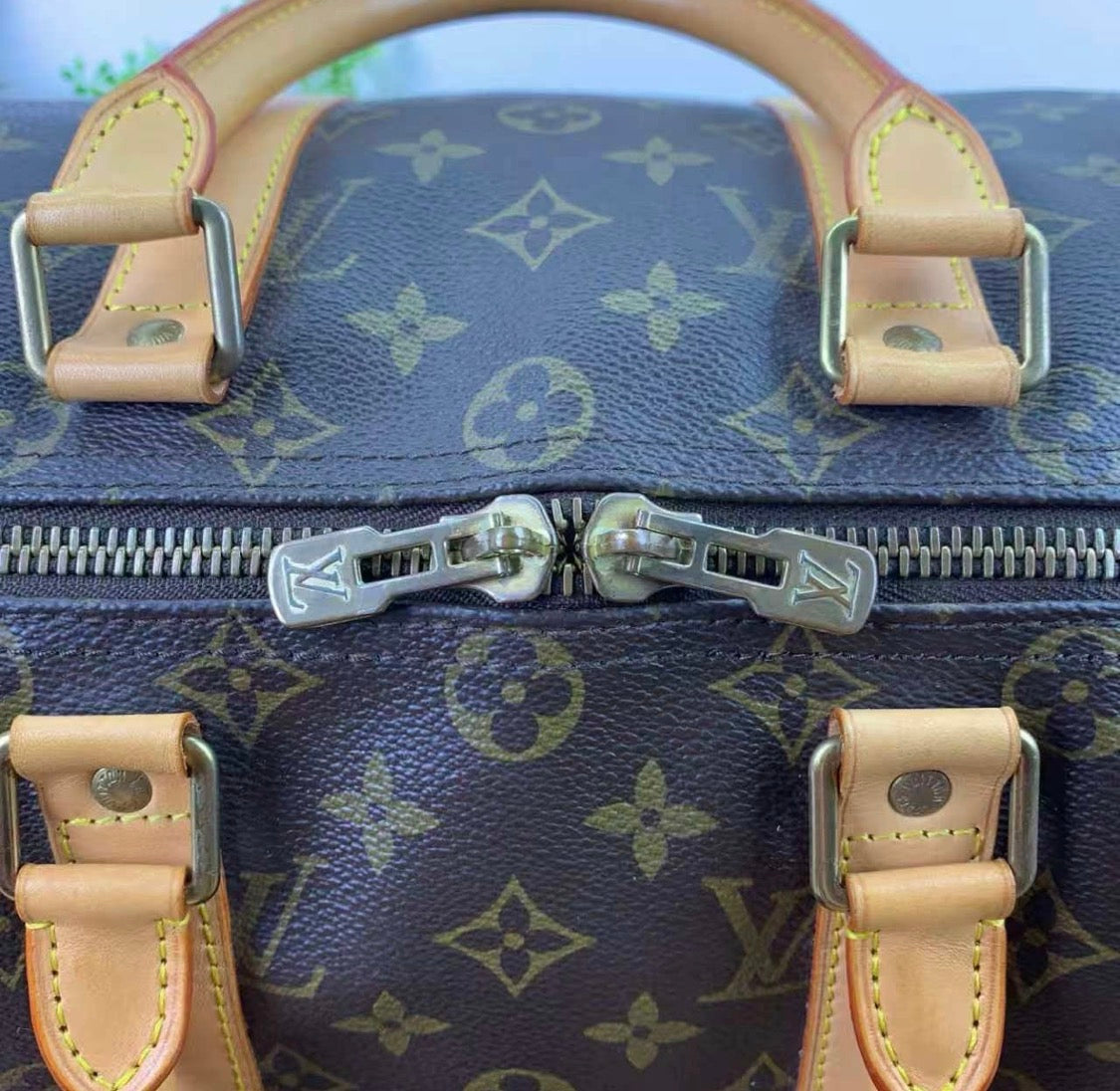 Louis Vuitton Keepall 45 travel bag