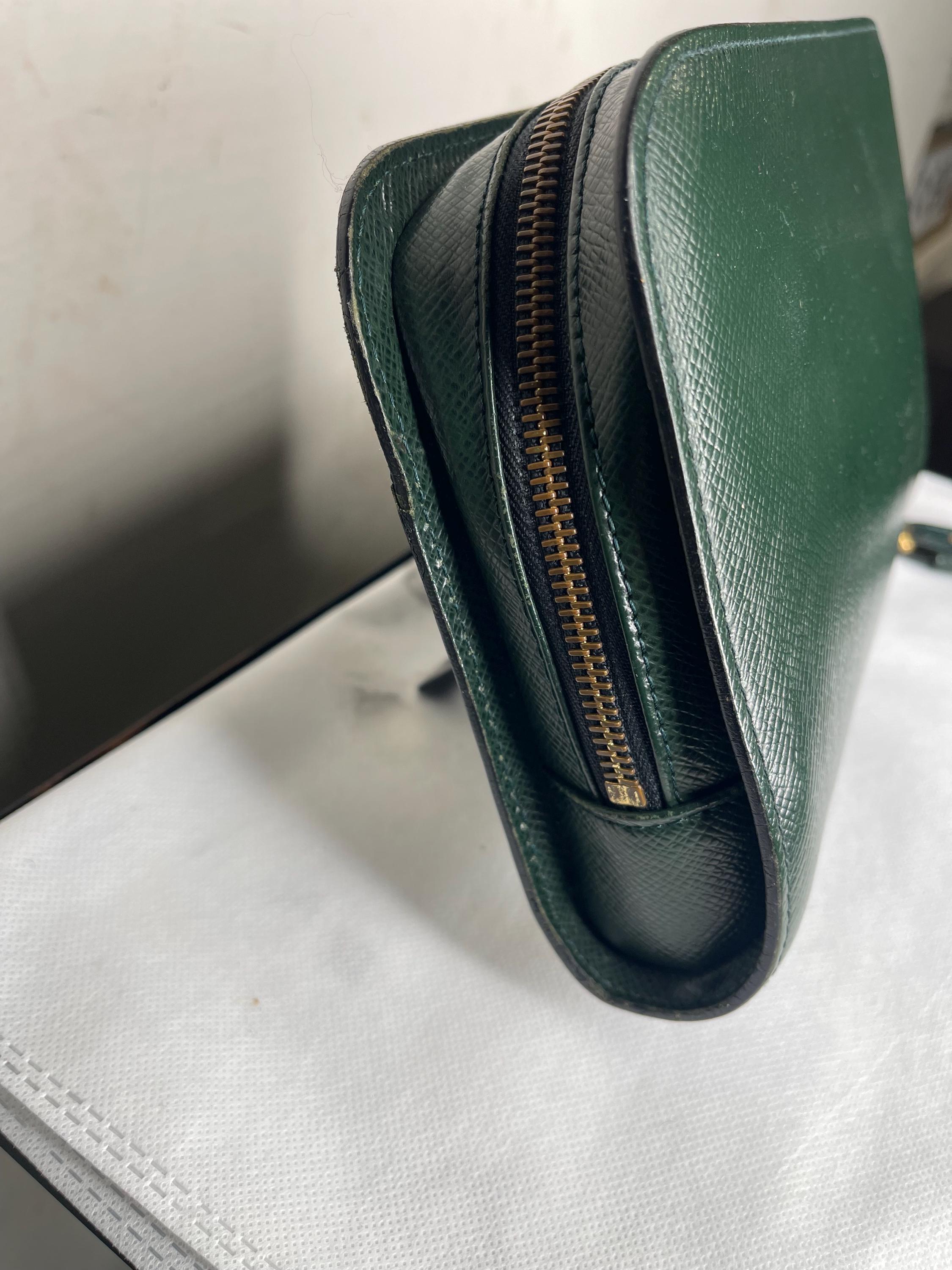 Authentic LOUIS VUITTON Taiga Baikal Leather Clutch Bag