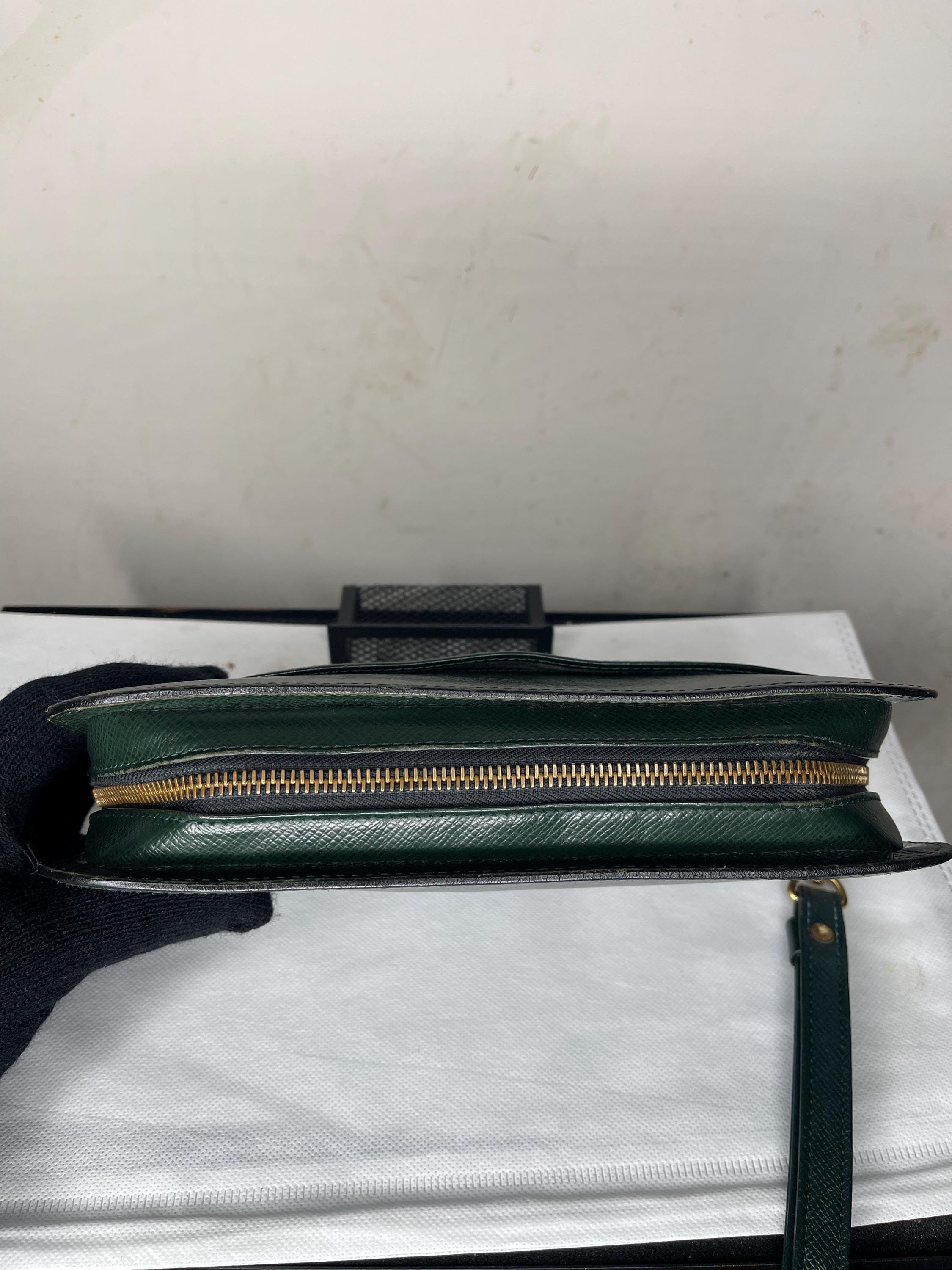 Authentic LOUIS VUITTON Taiga Baikal Leather Clutch Bag