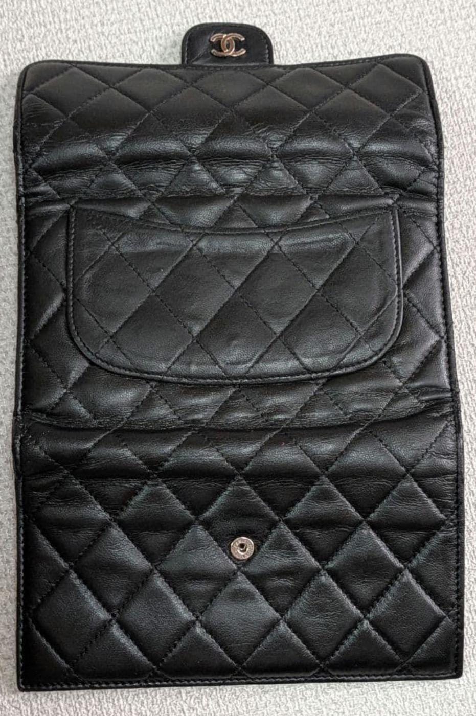 Authentic CHANEL lambskin Quilted Black Large Wallet all accesory included with authenticity card