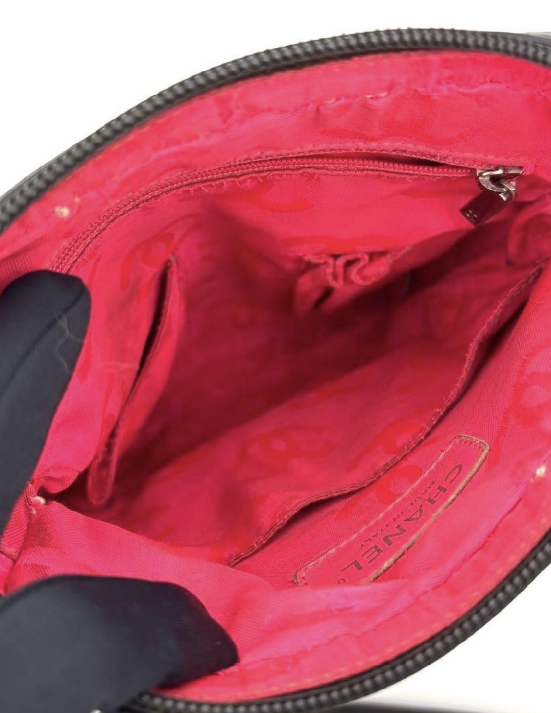 ChANEL alfskin Quilted Medium Cambon Messenger Black Bag