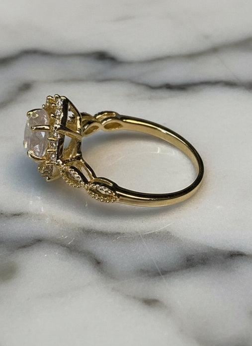 Beatiful Elegant Oval Moonstone Gold Plated Ring. ( Great Gift)