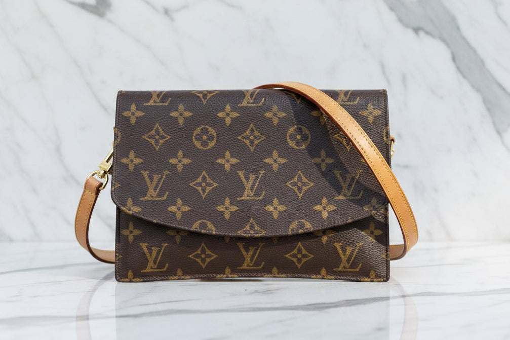 AuthenticLOUIS VUITTON Monogram Pochette Rabat