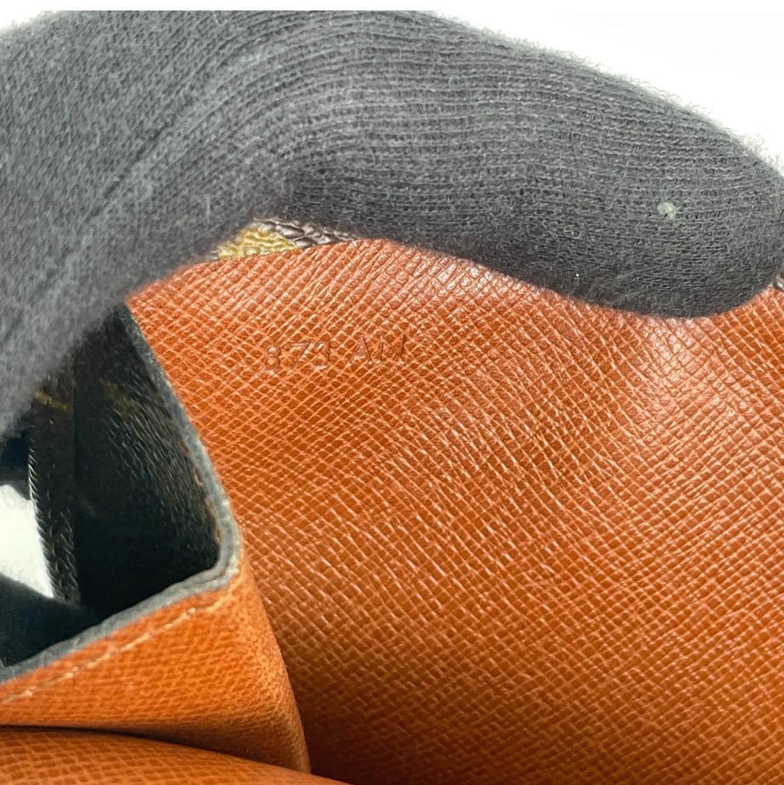 AuthenticLOUIS VUITTON Monogram Pochette Rabat