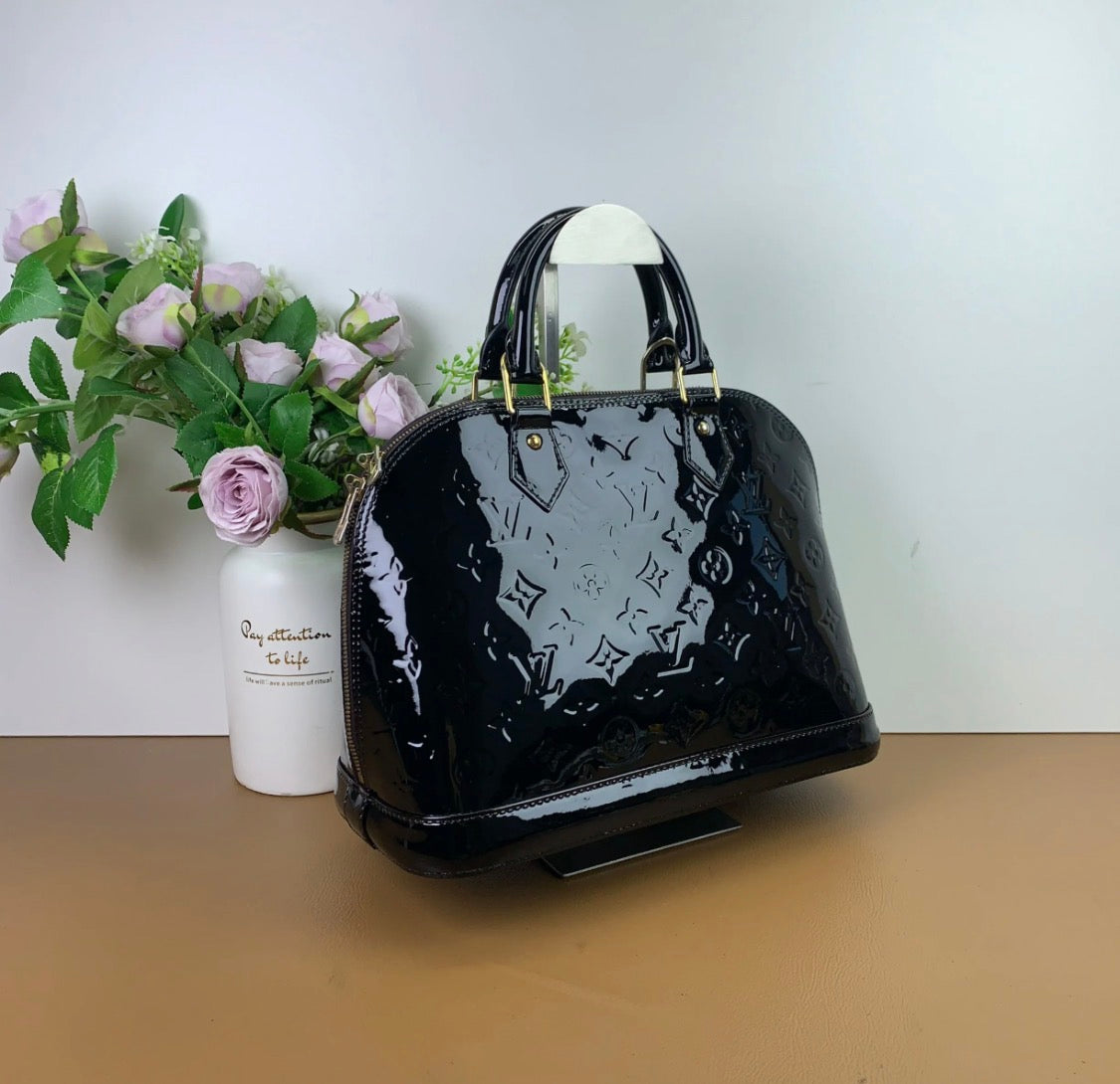 Louis Vuitton Vernis Monogram GM Alma Handbag