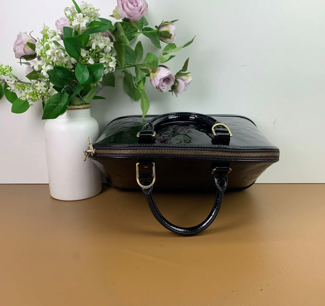 Louis Vuitton Vernis Monogram GM Alma Handbag