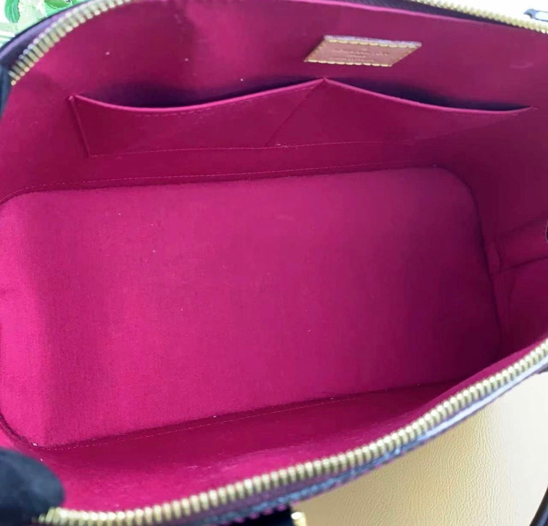 Louis Vuitton Vernis Monogram GM Alma Handbag