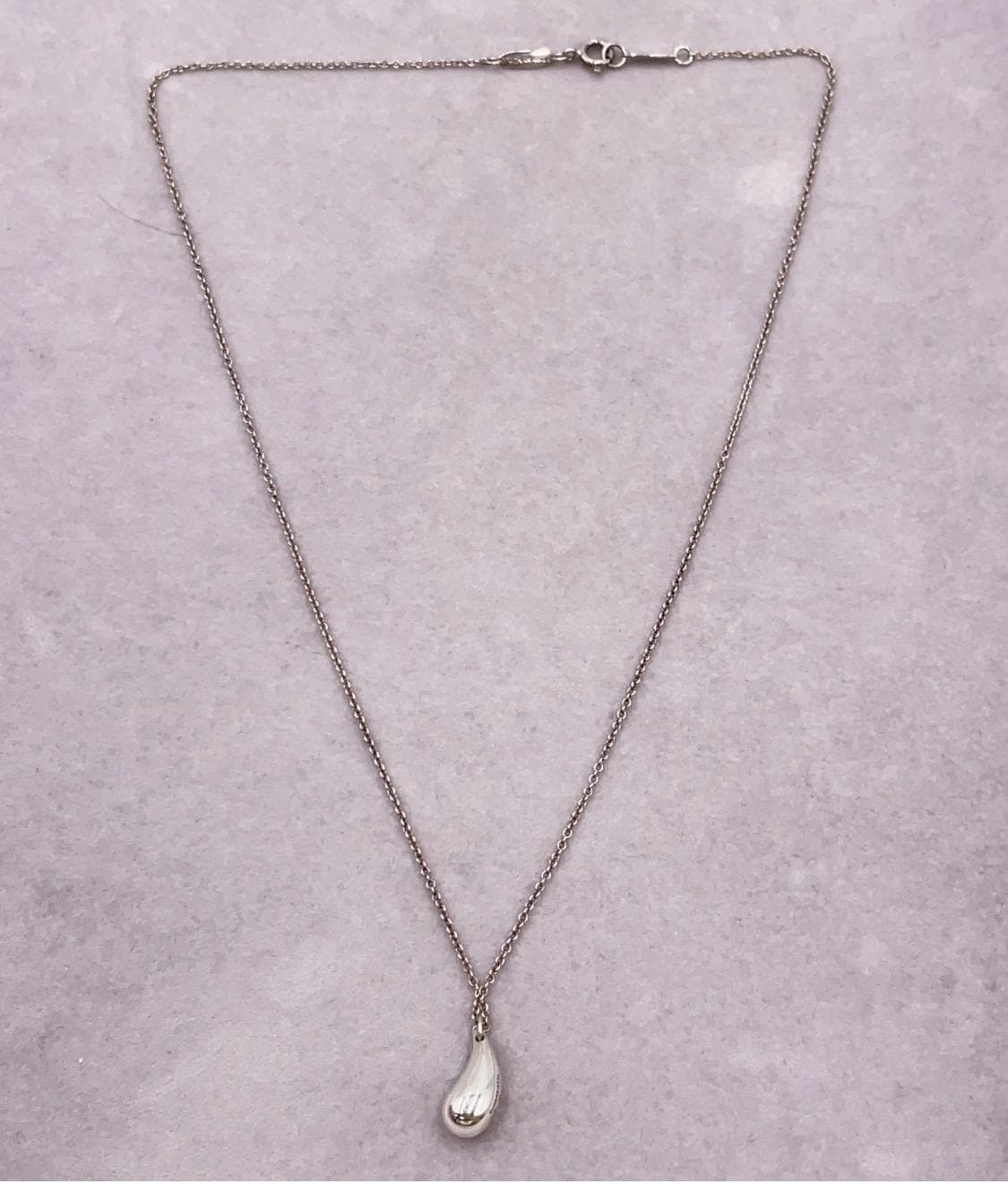 Authentic Tiffany & Co. Elsa Peretti Teardrop Necklace SV 2.7g/3.3g Vintage ( Great Gift)