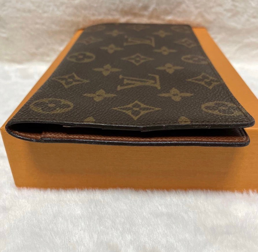 Louis Vuitton Emilie Wallet