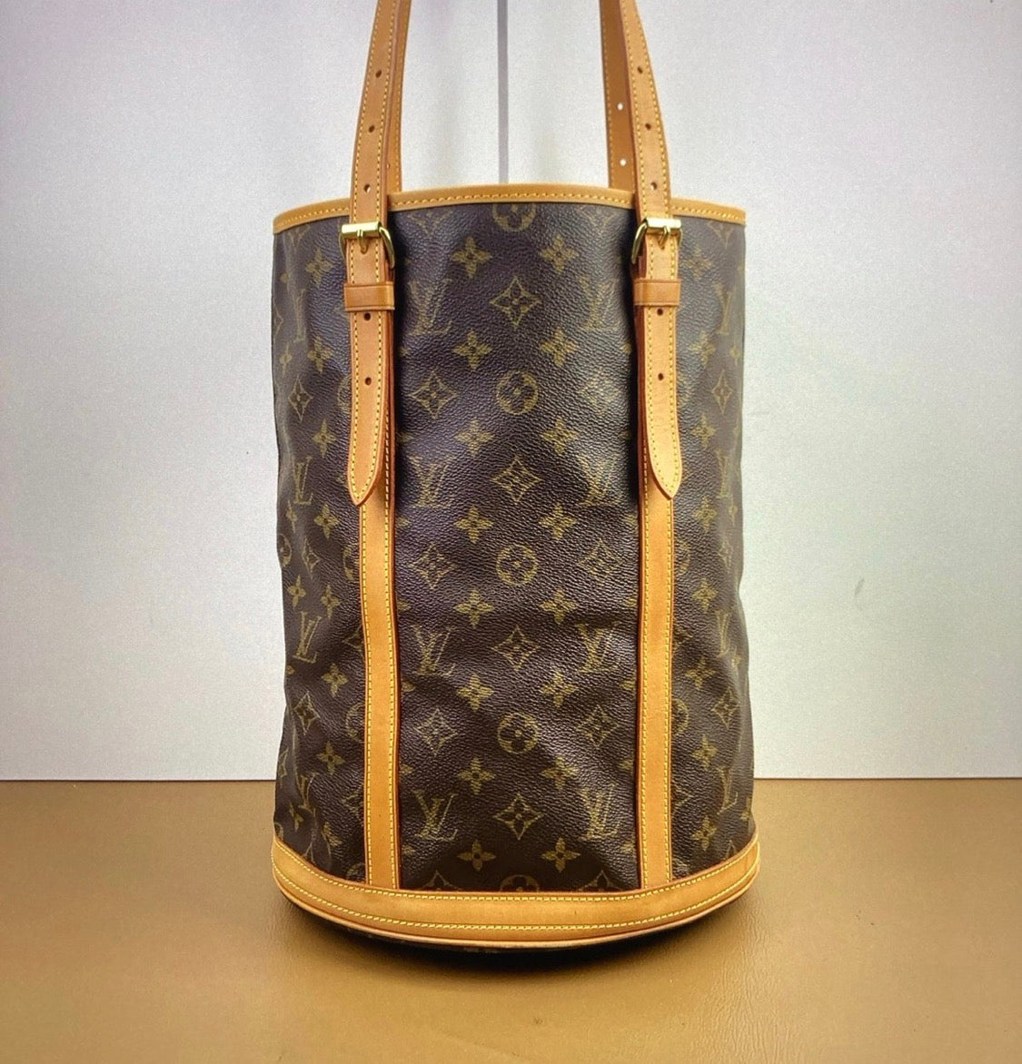 Louis Vuitton Bucket GM Shoulder Bag