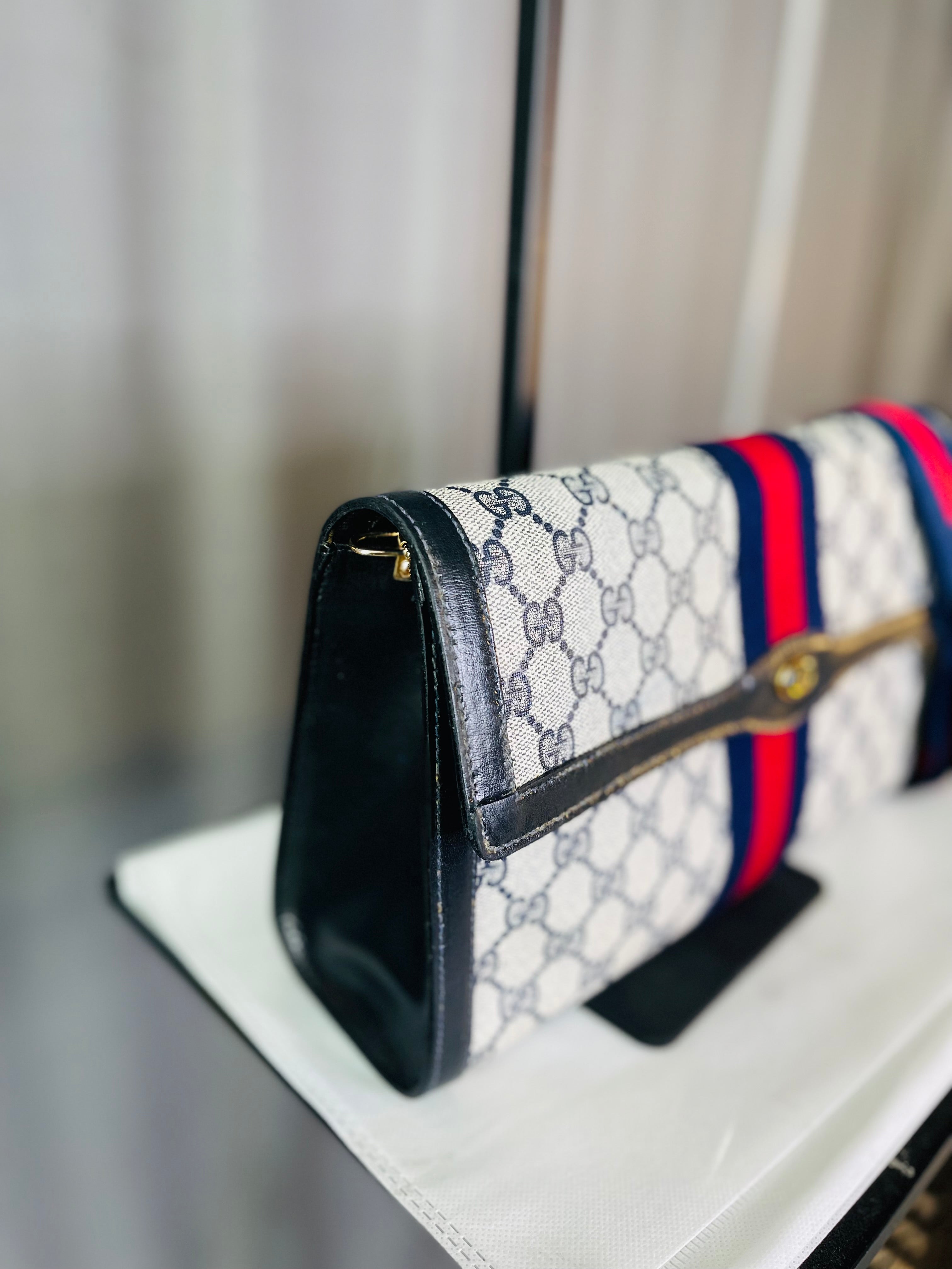 Gucci Sherry Supreme Navy ShoulderBag