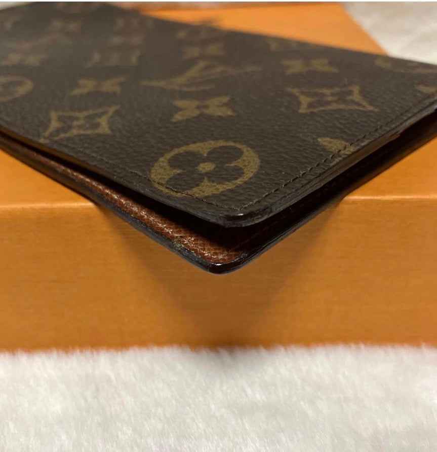 Louis Vuitton Emilie Wallet