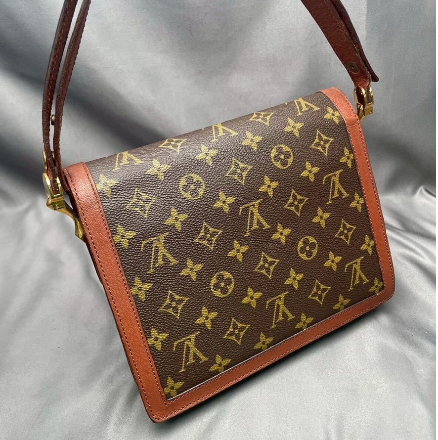 LOUIS VUITTON Dauphine shoulder bag