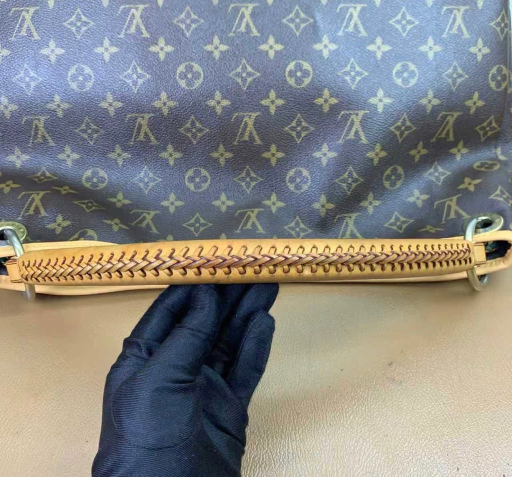 LOUIS VUITTON Artsy MM Hobo Bag