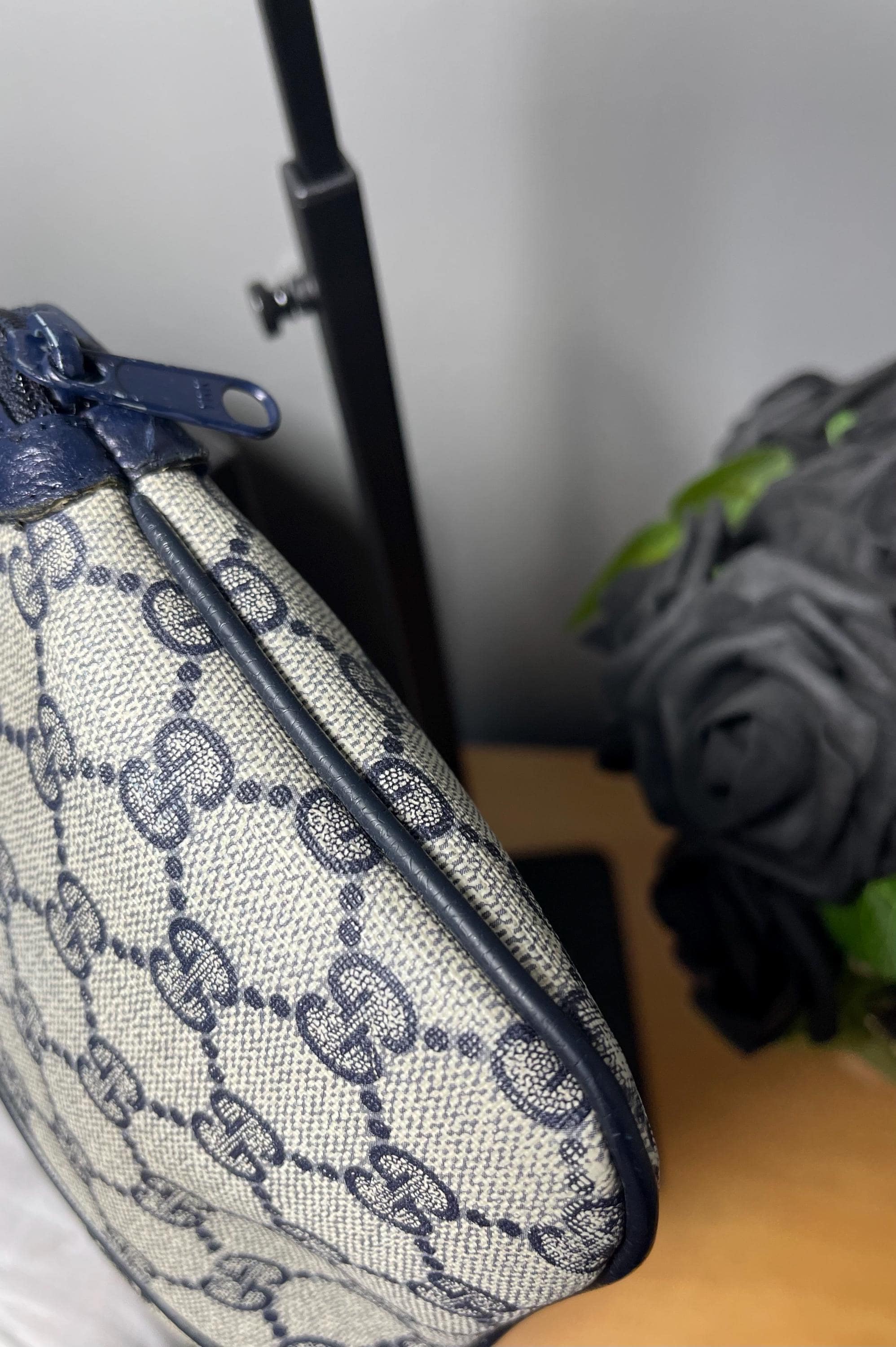 Gucci GG Supreme Shoulder Bag Vintage