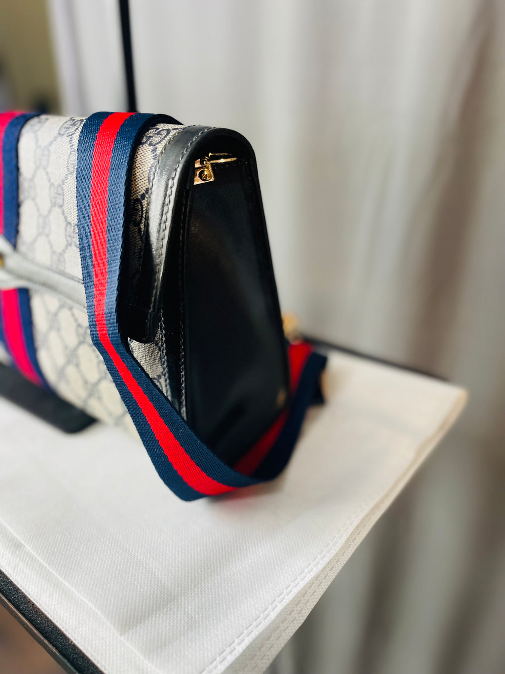 Gucci Sherry Supreme Navy ShoulderBag